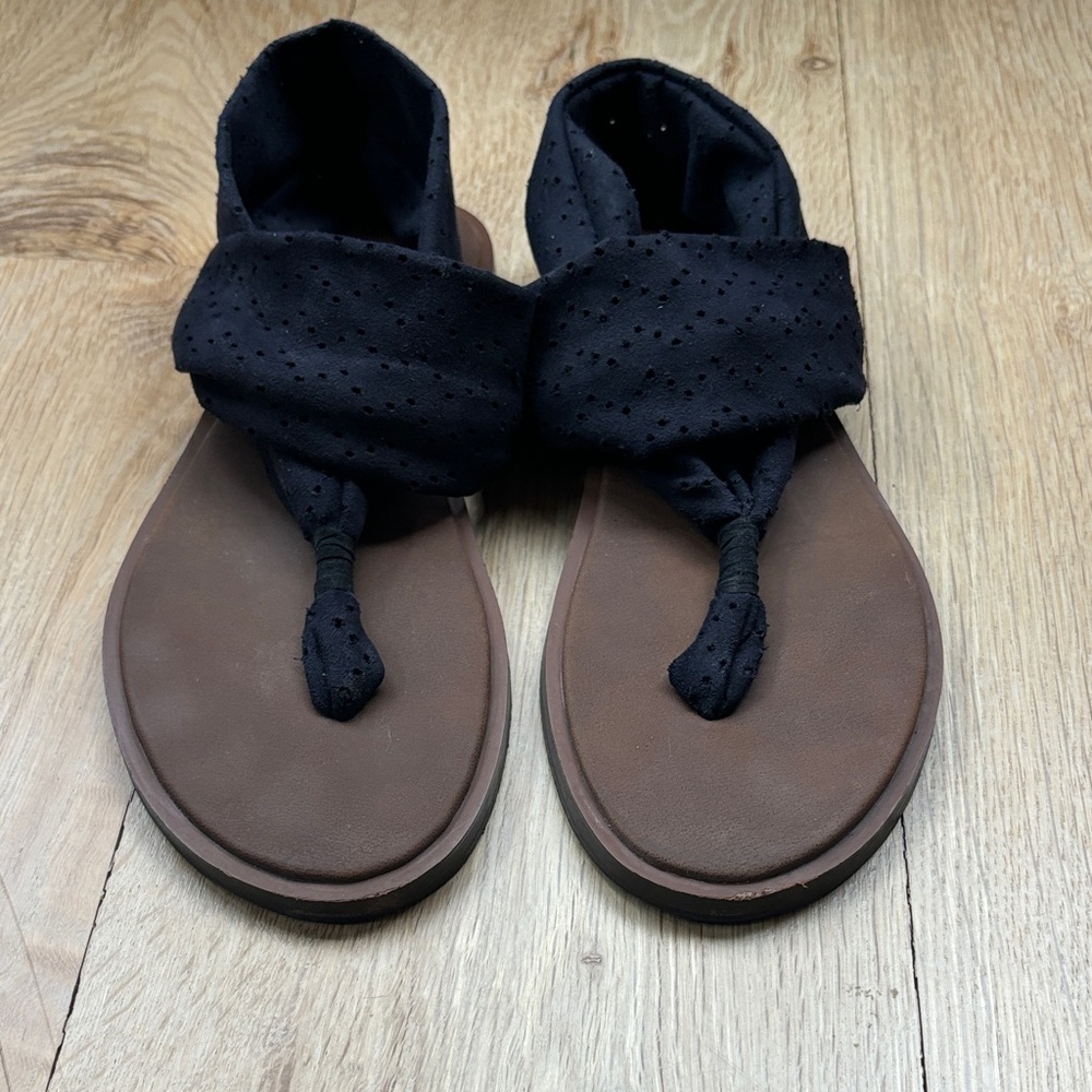 Sanuk Sandals with Black Wrap